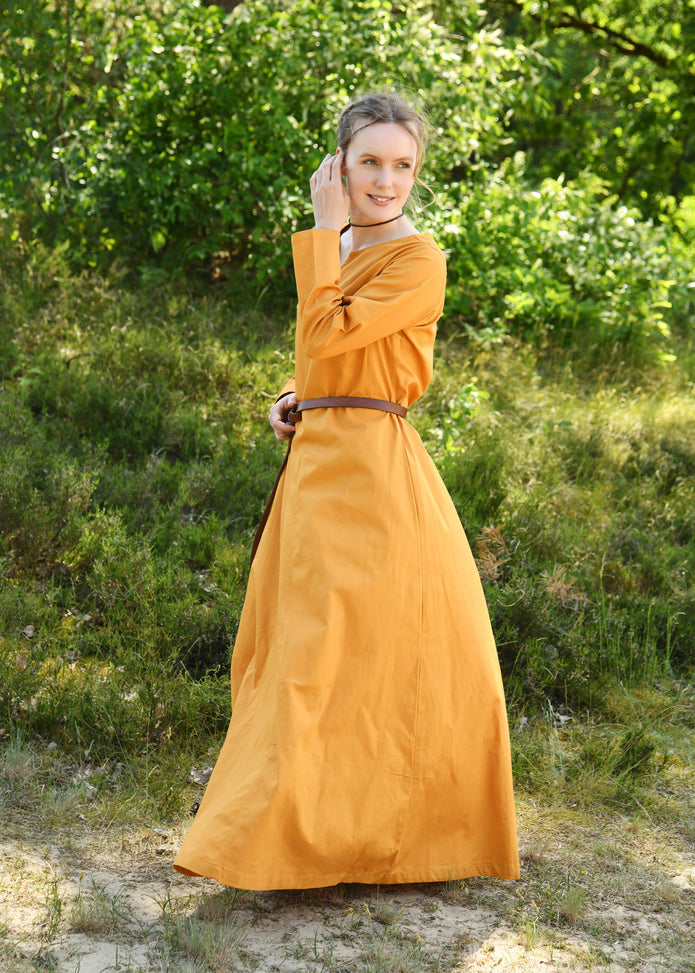 Alusmekko-Milla, useita värejä