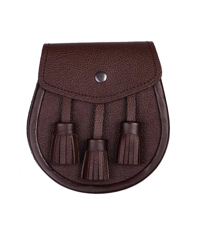 Päiväkäyttöön sopiva ruskea nahkainen sporran, 3 tupsulla