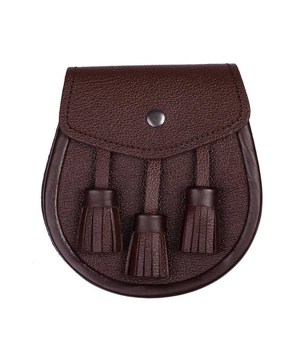 Päiväkäyttöön sopiva ruskea nahkainen sporran, 3 tupsulla