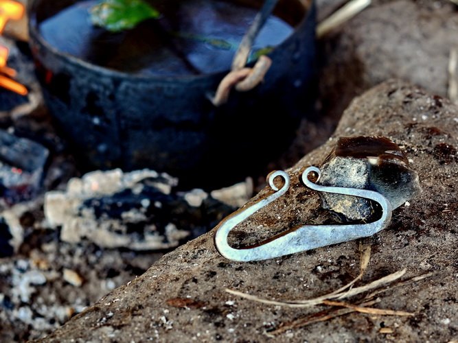 Käsintaottu varhaiskeskiaikainen tulusrauta