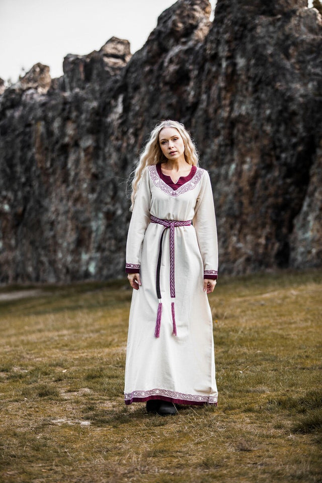 Vigga - kirjailtu kangasvyö
