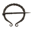 Keskiaikainen fibula, taottu raudasta – suuri malli