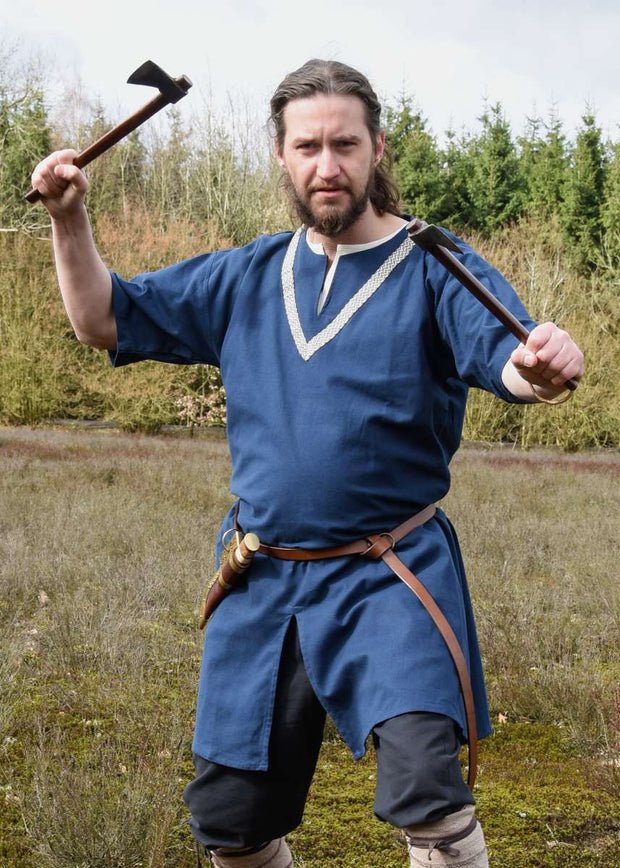 Tunika-Ailrik, lyhythihainen